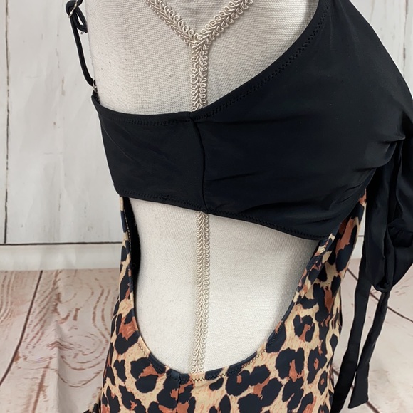 One piece swimsuit - Picture 3 of 5